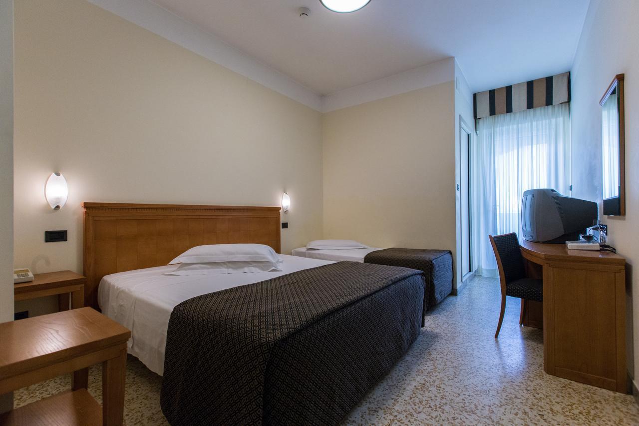 Nautilus Hotel Ричоне Екстериор снимка